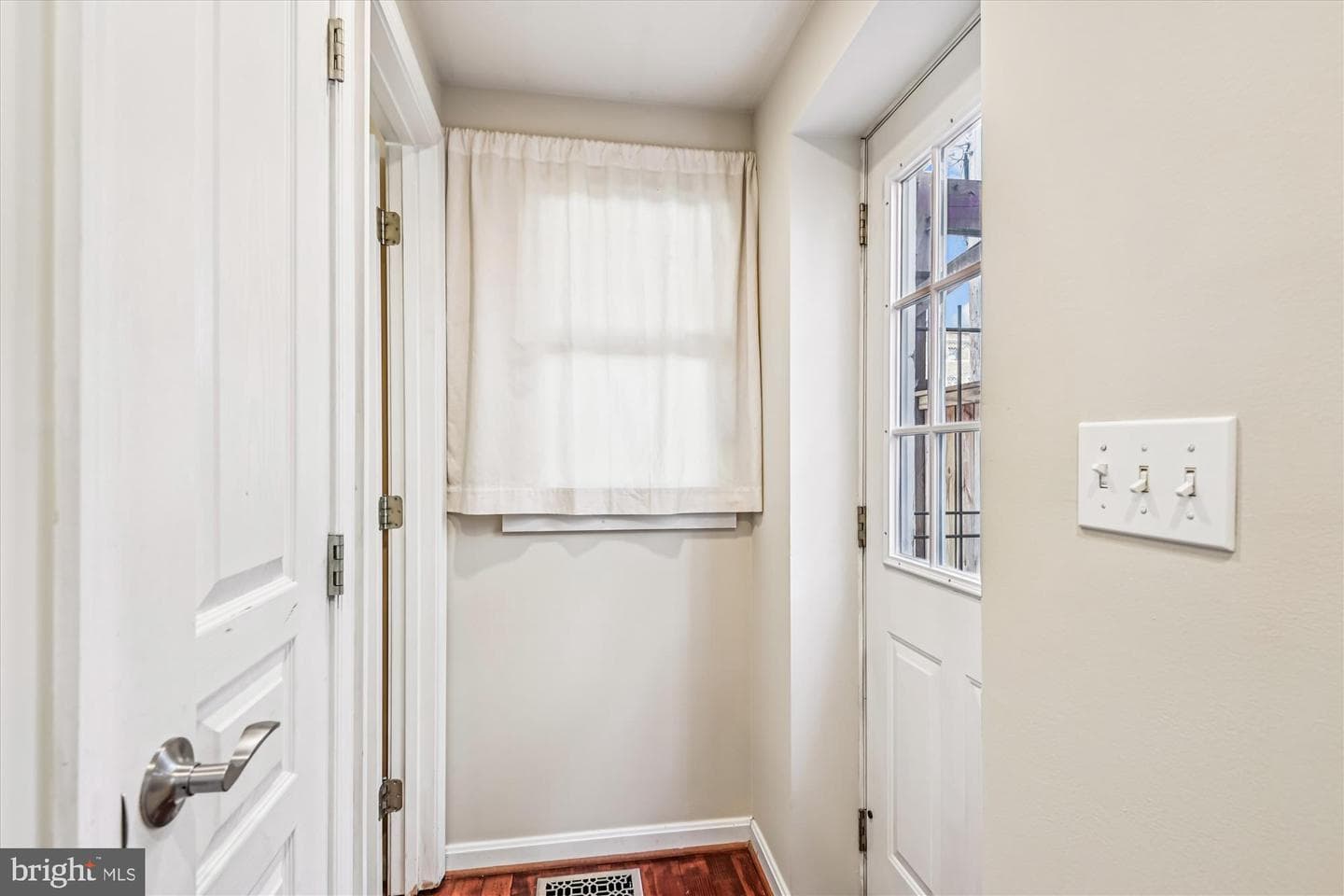 1293 William Street photo 16