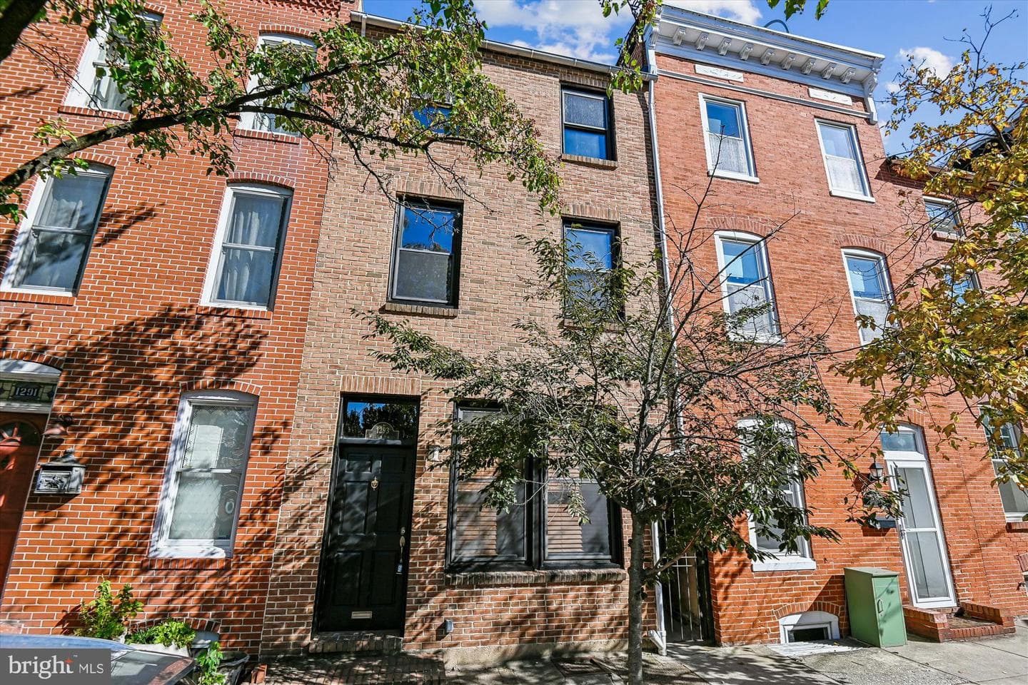 1293 William Street photo 2