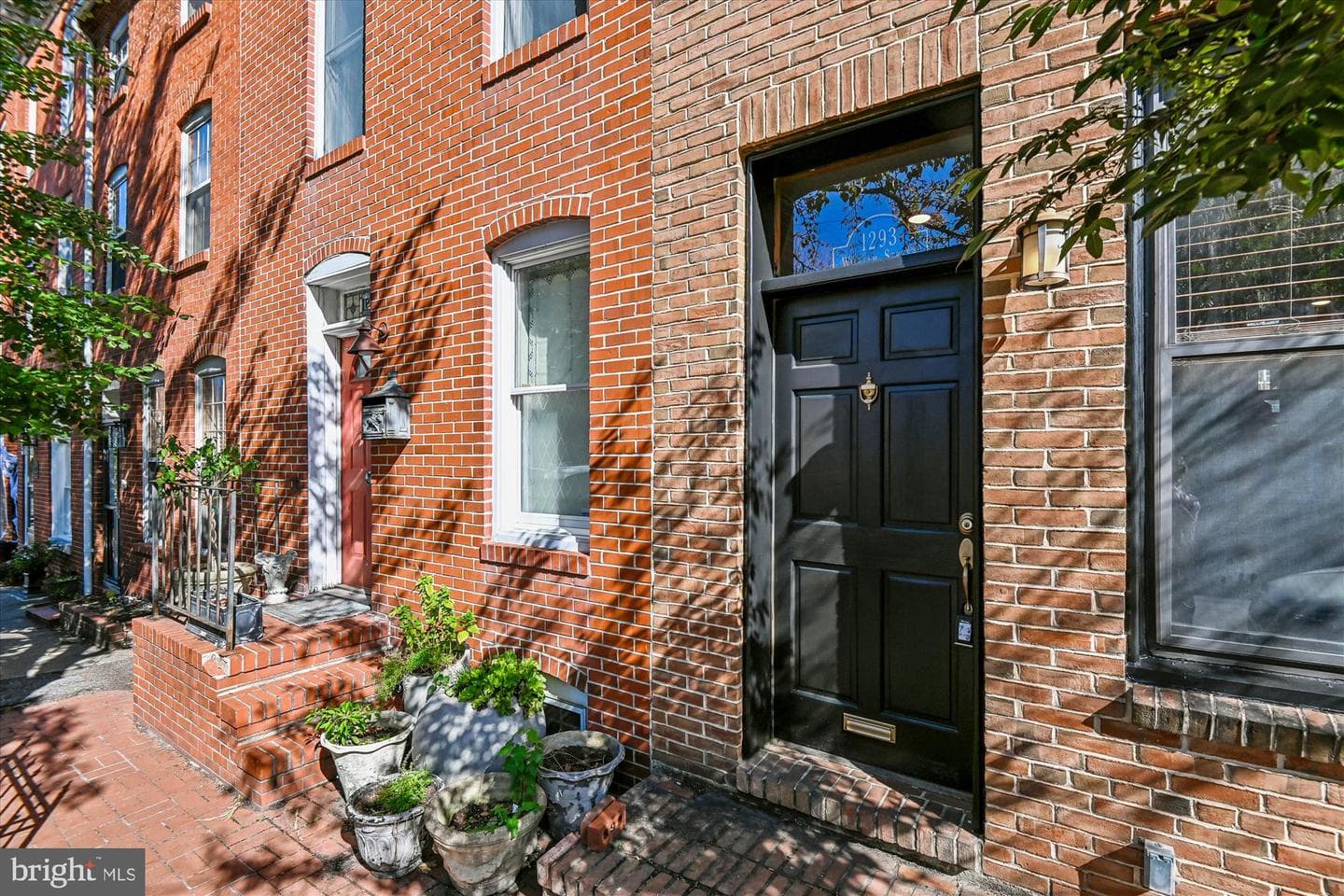 1293 William Street photo 4