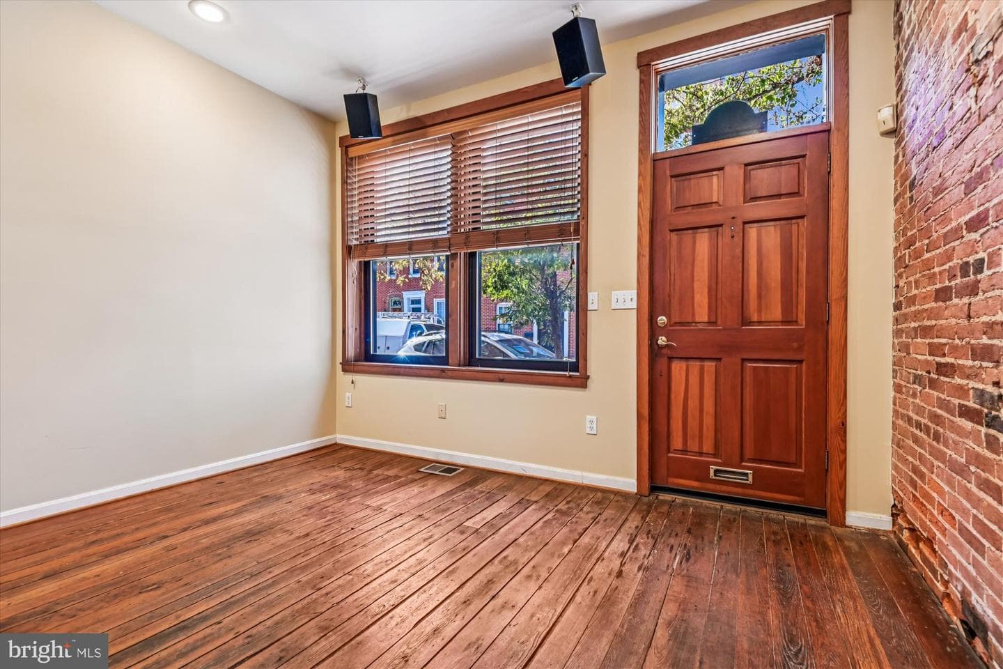 1293 William Street photo 5