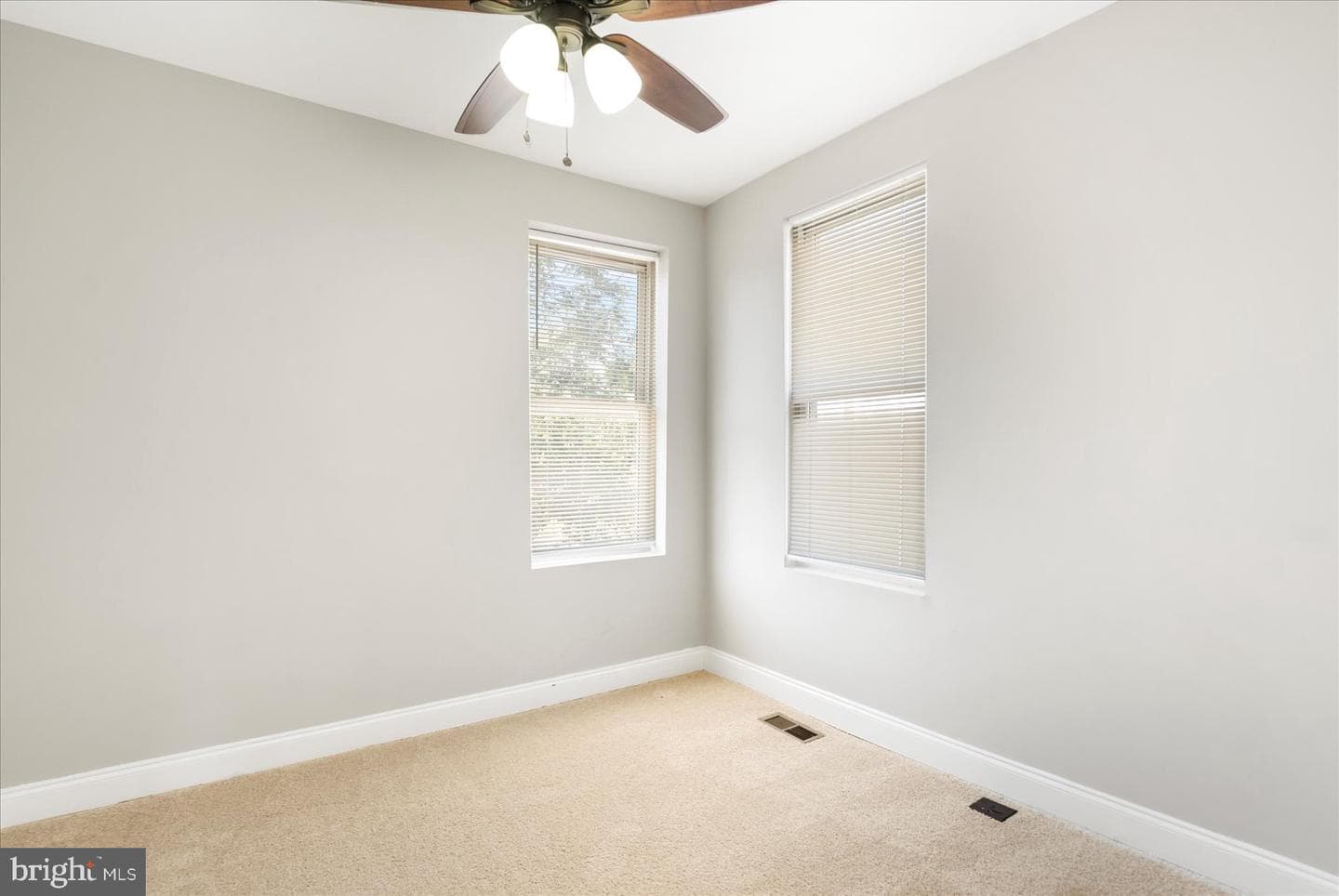 626 N Edgewood Street photo 35