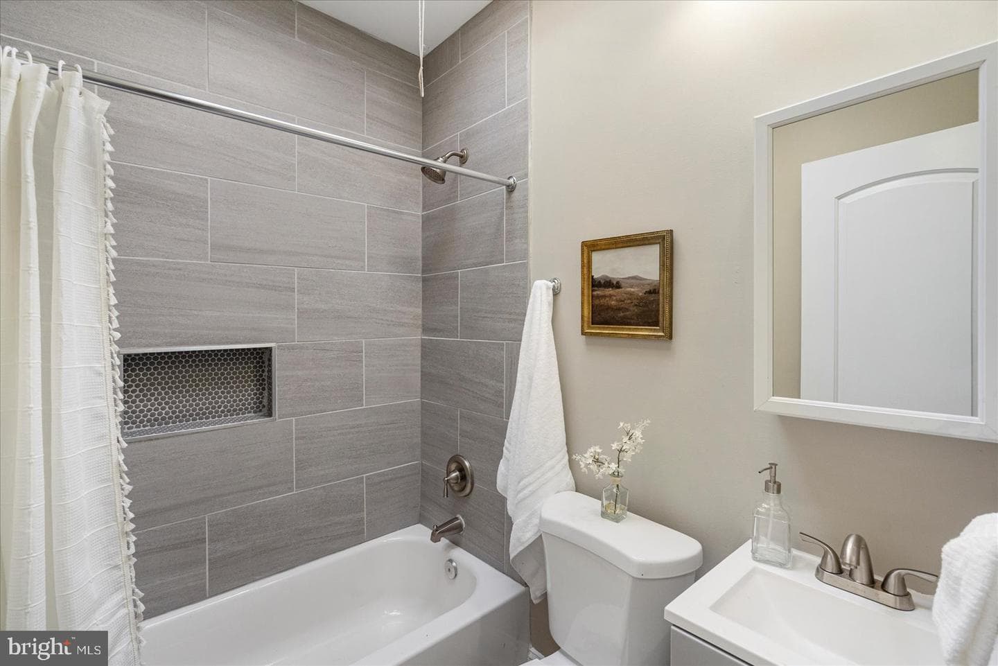 626 N Edgewood Street photo 36
