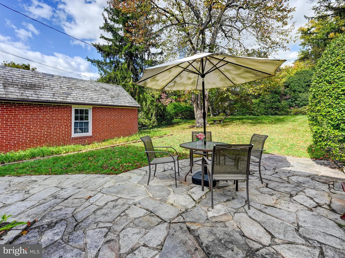 116 Castlewood Road photo 31