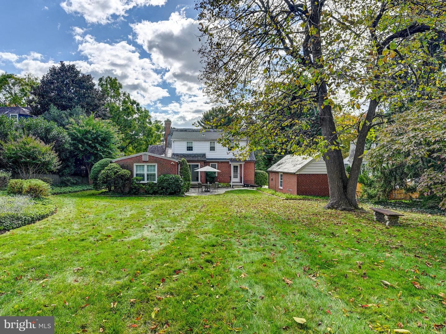 116 Castlewood Road photo 33