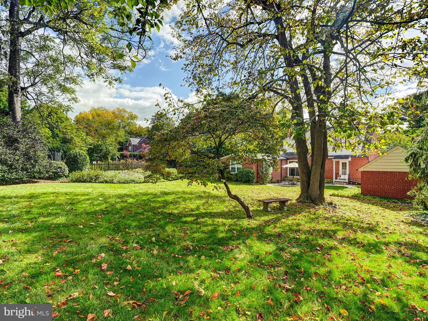 116 Castlewood Road photo 36