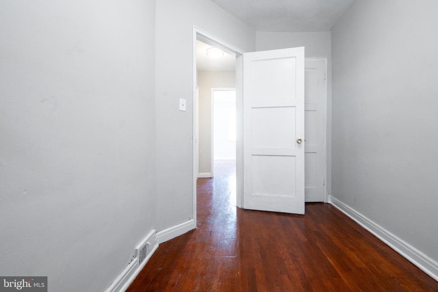 48 Hillvale Road photo 17