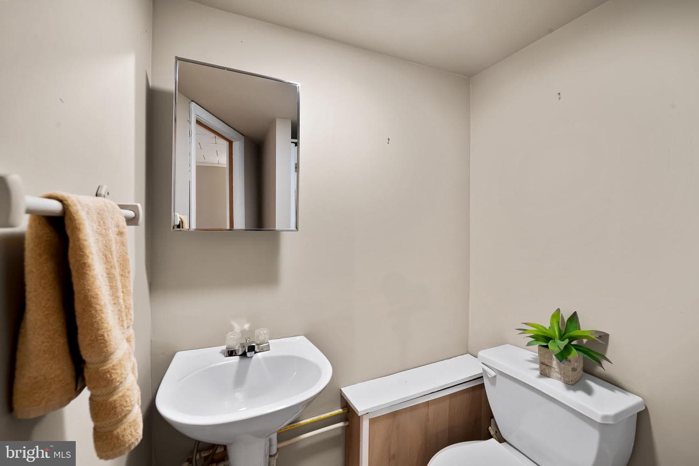 3432 Roland Avenue photo 20