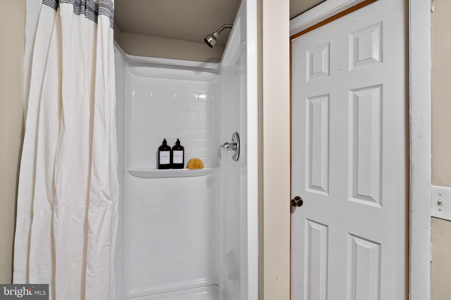 3432 Roland Avenue photo 21