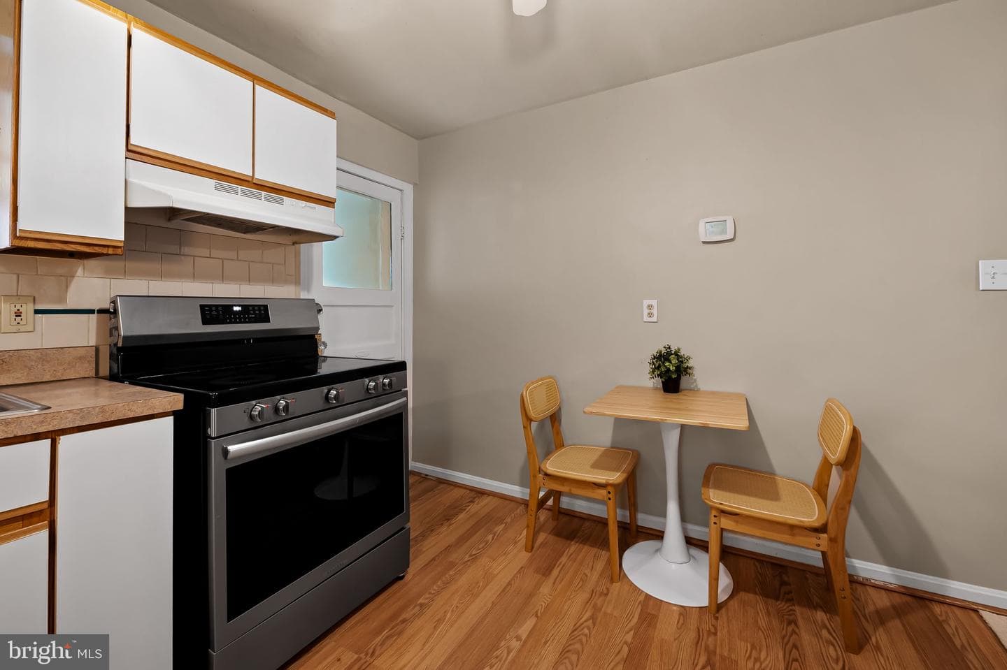 3432 Roland Avenue photo 9