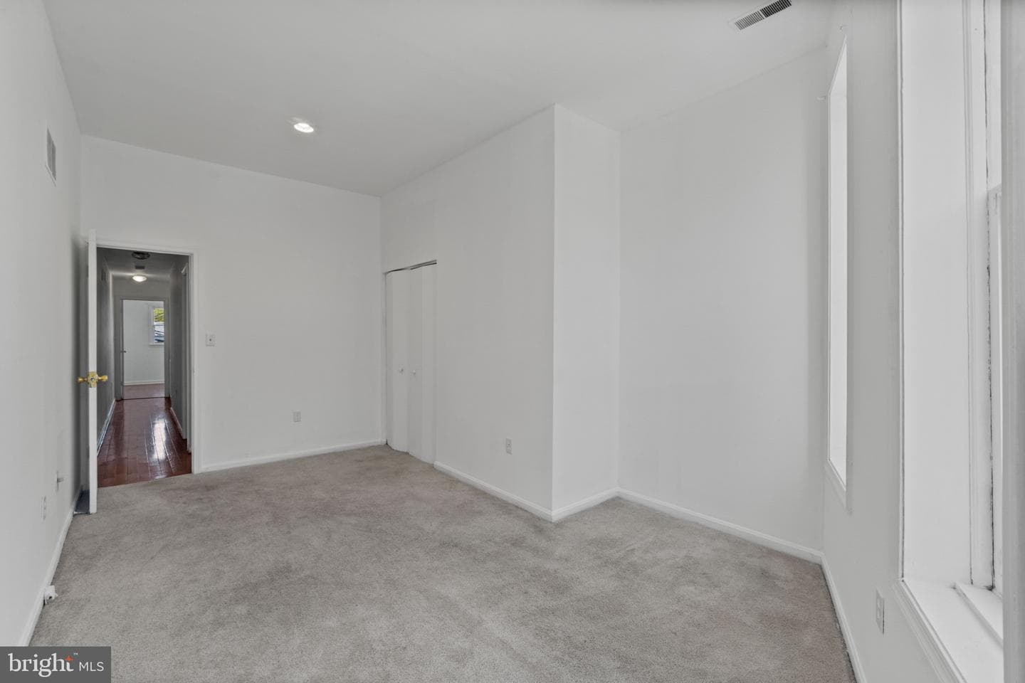 311 Fremont Avenue S photo 21