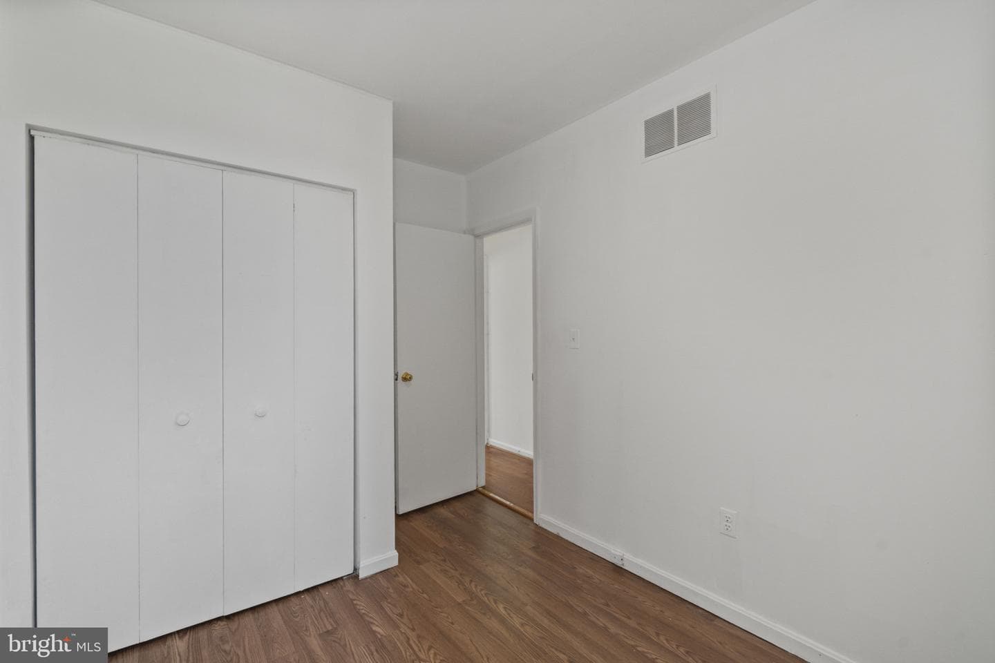 311 Fremont Avenue S photo 24
