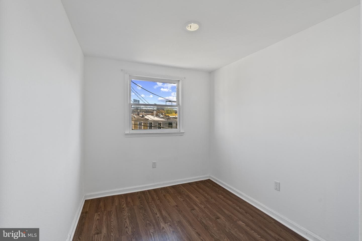 311 Fremont Avenue S photo 28