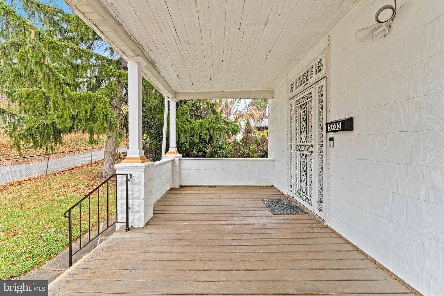 5703 Seymour Avenue photo 32