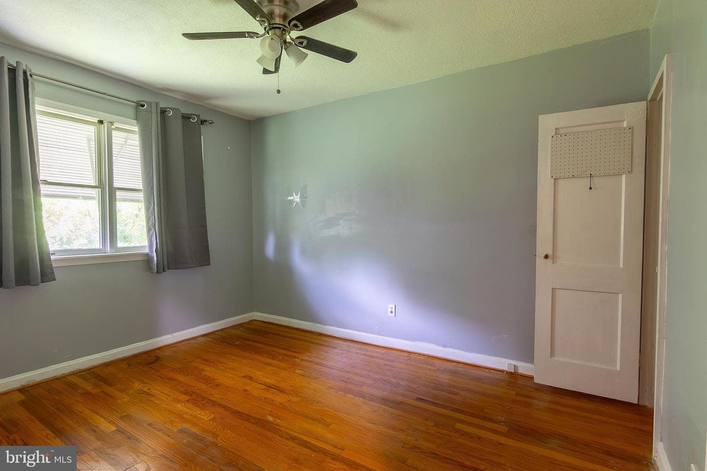 5904 Willet Avenue photo 15