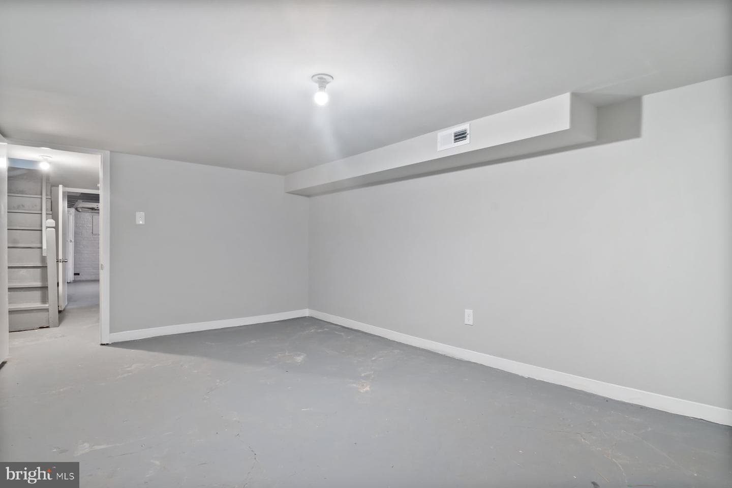 626 N Decker Avenue photo 14