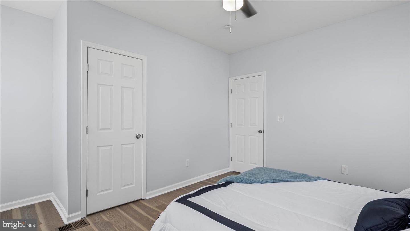 1240 N Ellwood Avenue photo 28