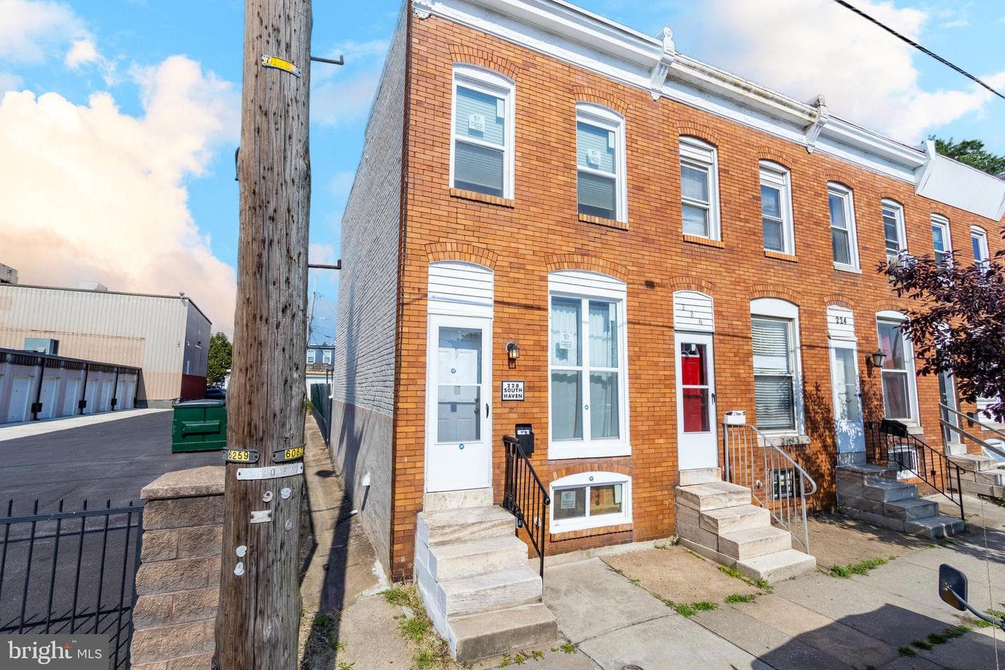 228 S Haven Street photo 1