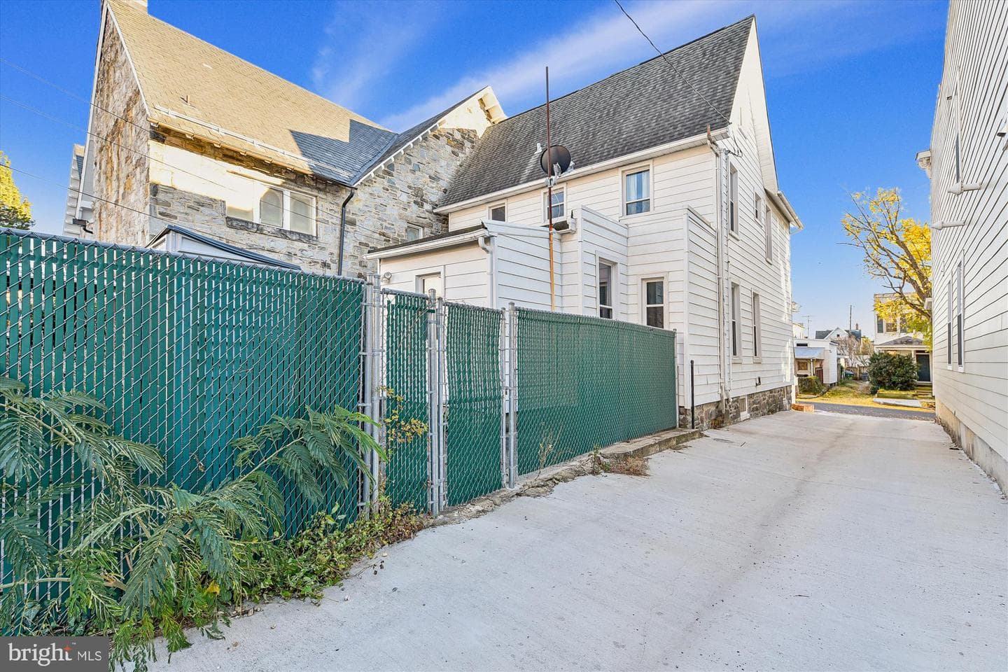 1000 W 38th Street photo 35