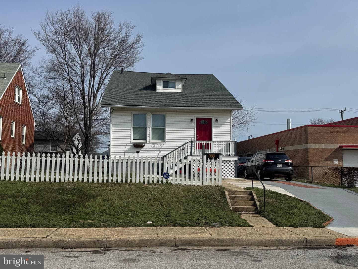 420 Maude Avenue photo 4