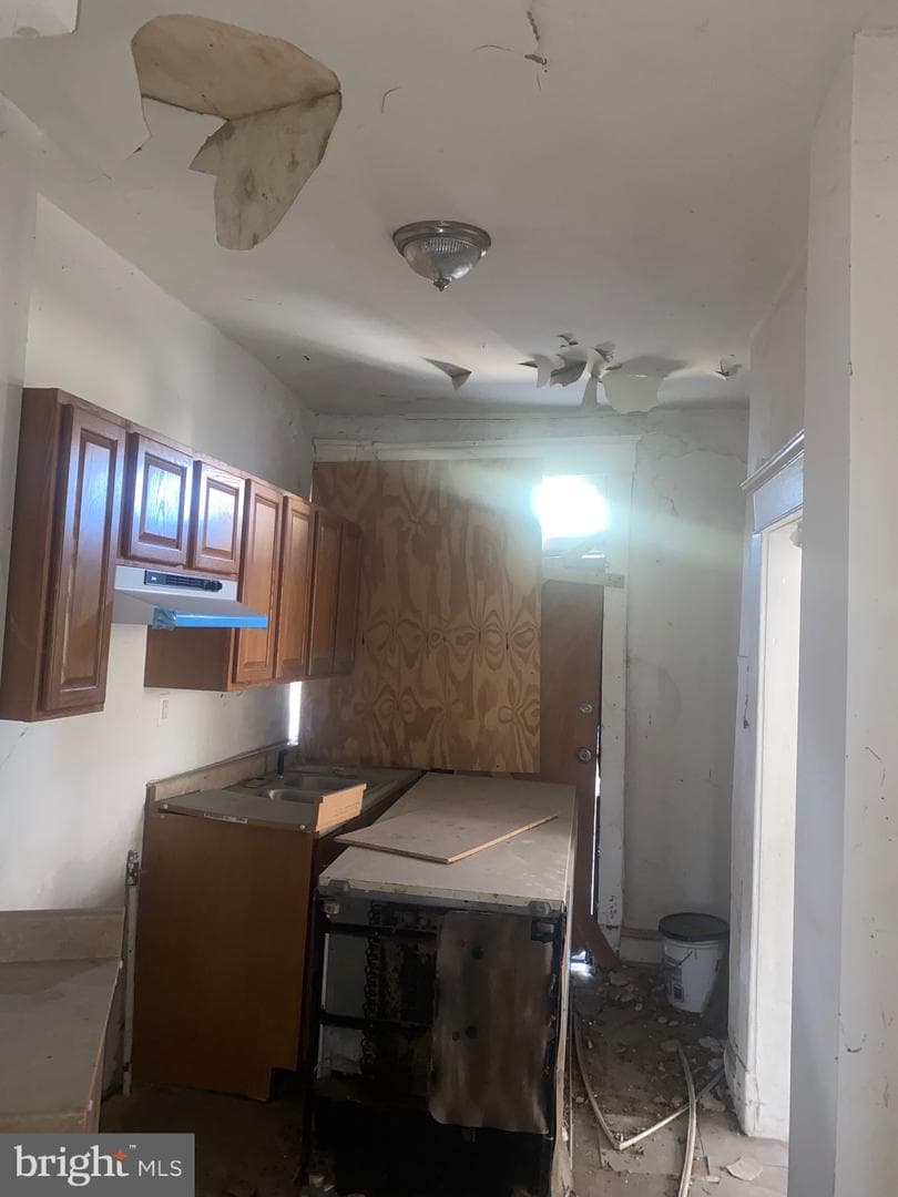 2600 Oswego Avenue photo 5