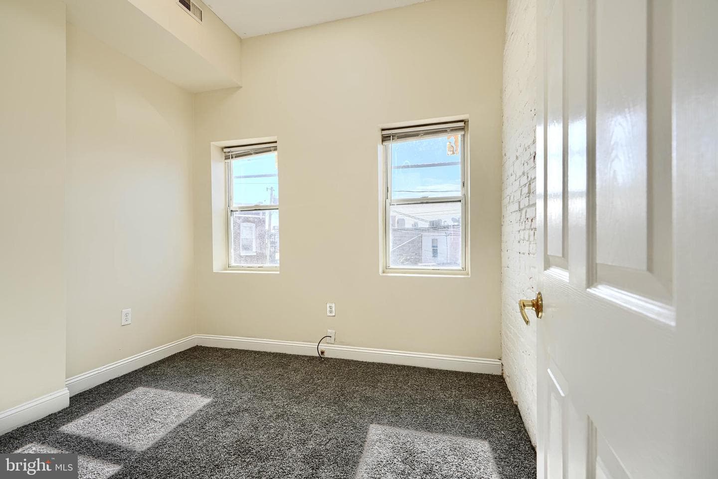 864 Carroll Street photo 10