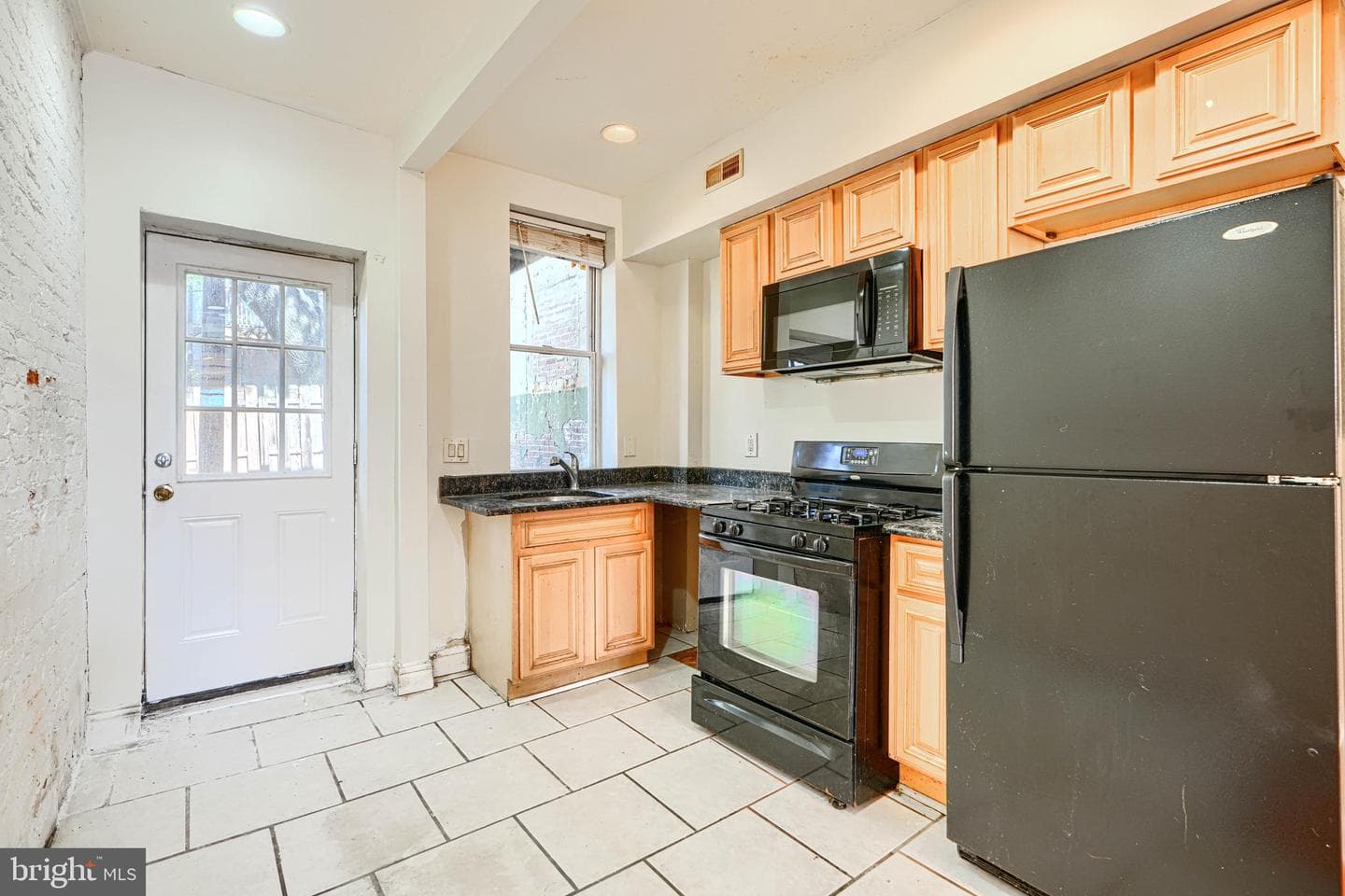 864 Carroll Street photo 6