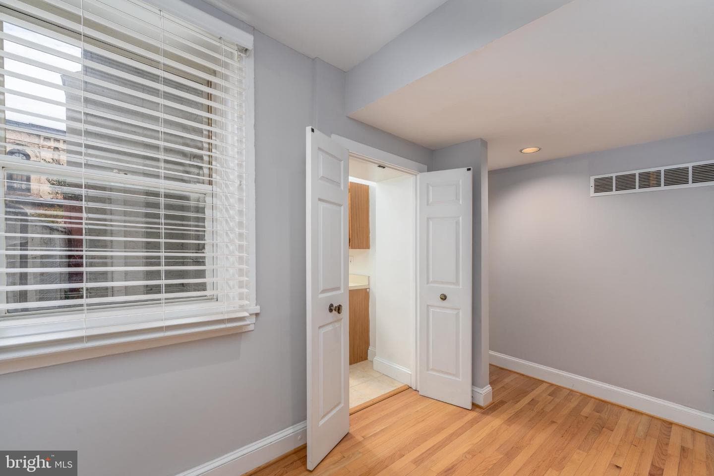 14 E Mount Vernon Place #unit 15 (B4) photo 13