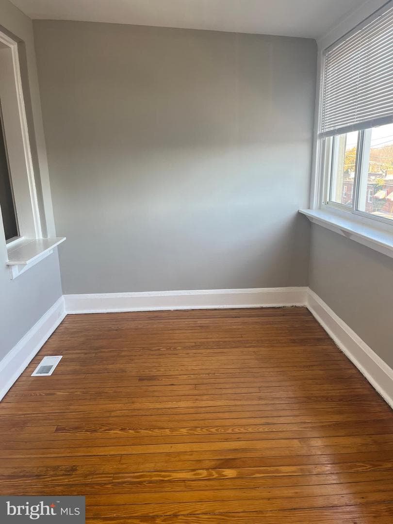 133 N Monastery Avenue photo 15