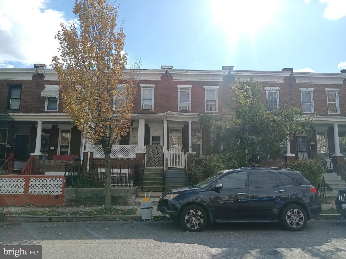 429 Ilchester Avenue photo 2