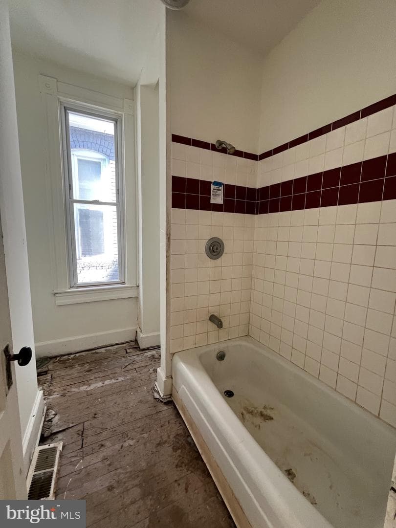 721 E 21st Street photo 13