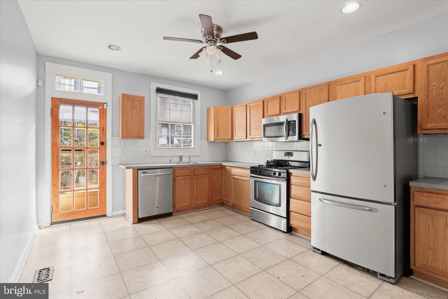 517 S Macon Street photo 11
