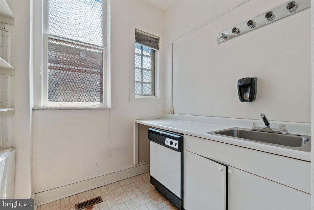 1118 Saint Paul Street #11 photo 12