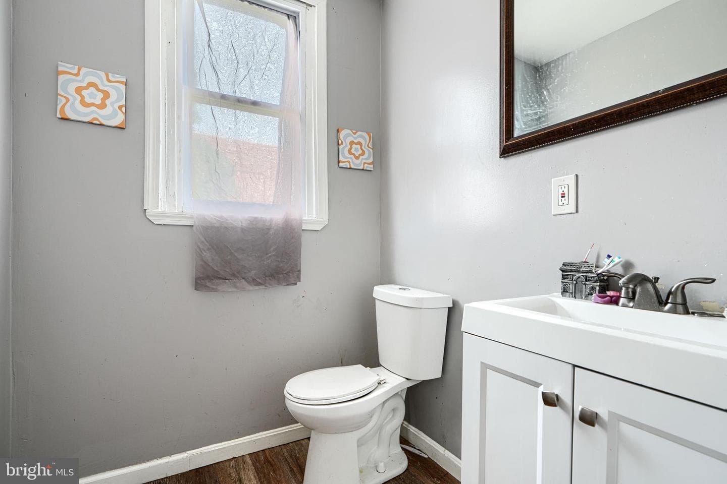 504 Tunbridge Road photo 13
