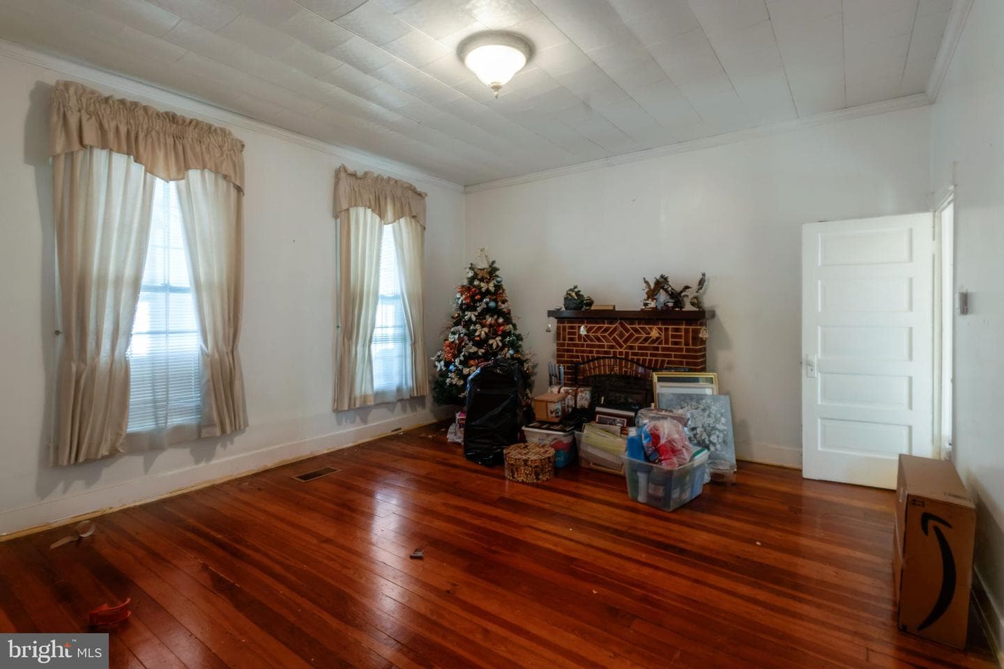 4211 Springwood Avenue photo 6