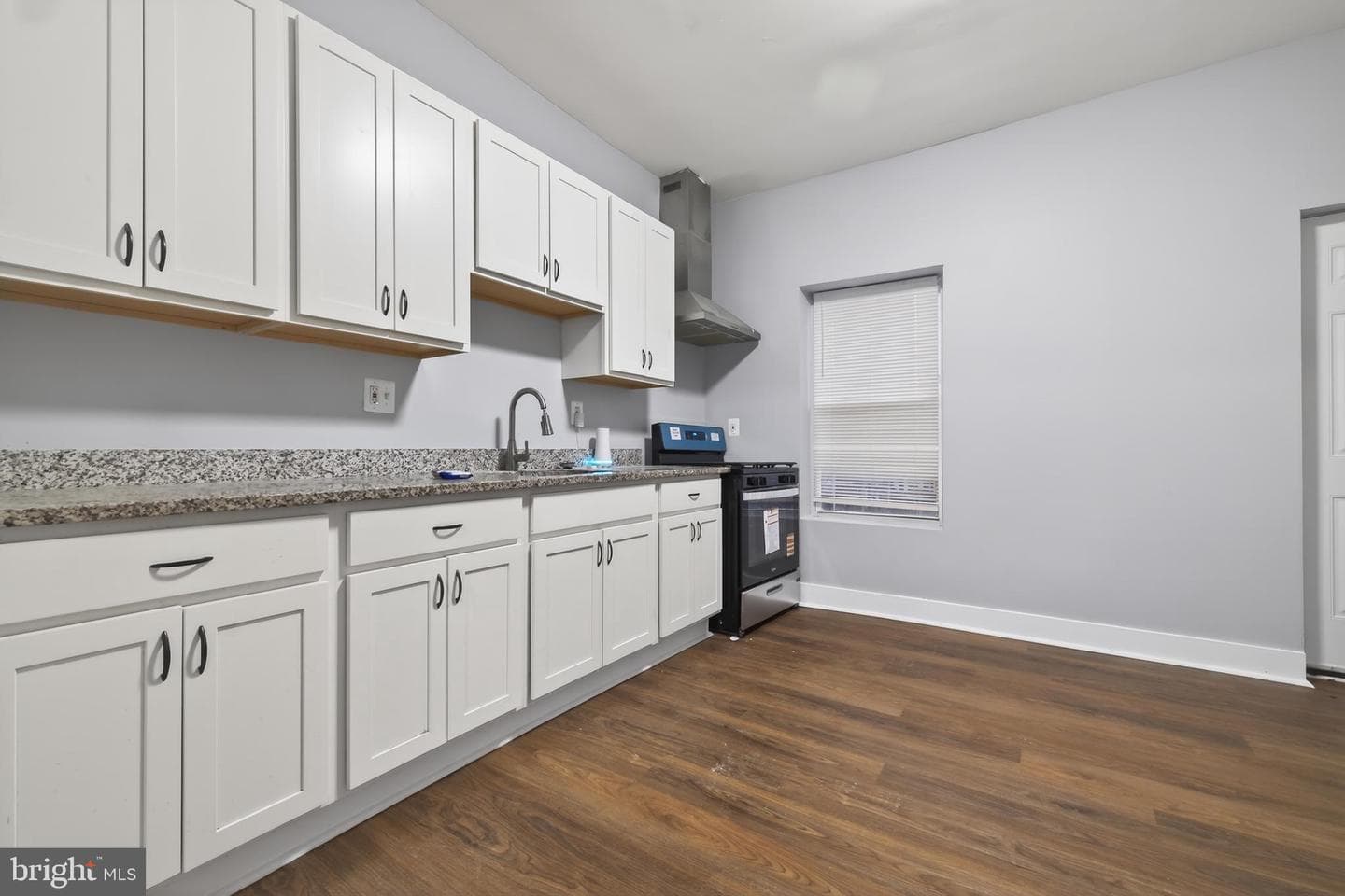 2711 Riggs Avenue photo 9