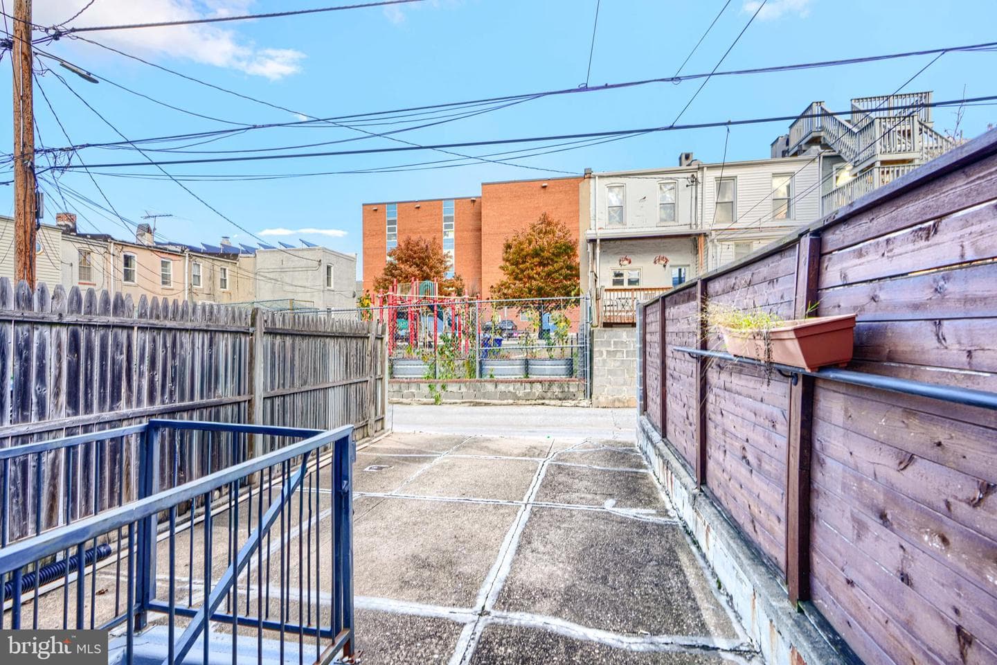 217 S East Avenue photo 35