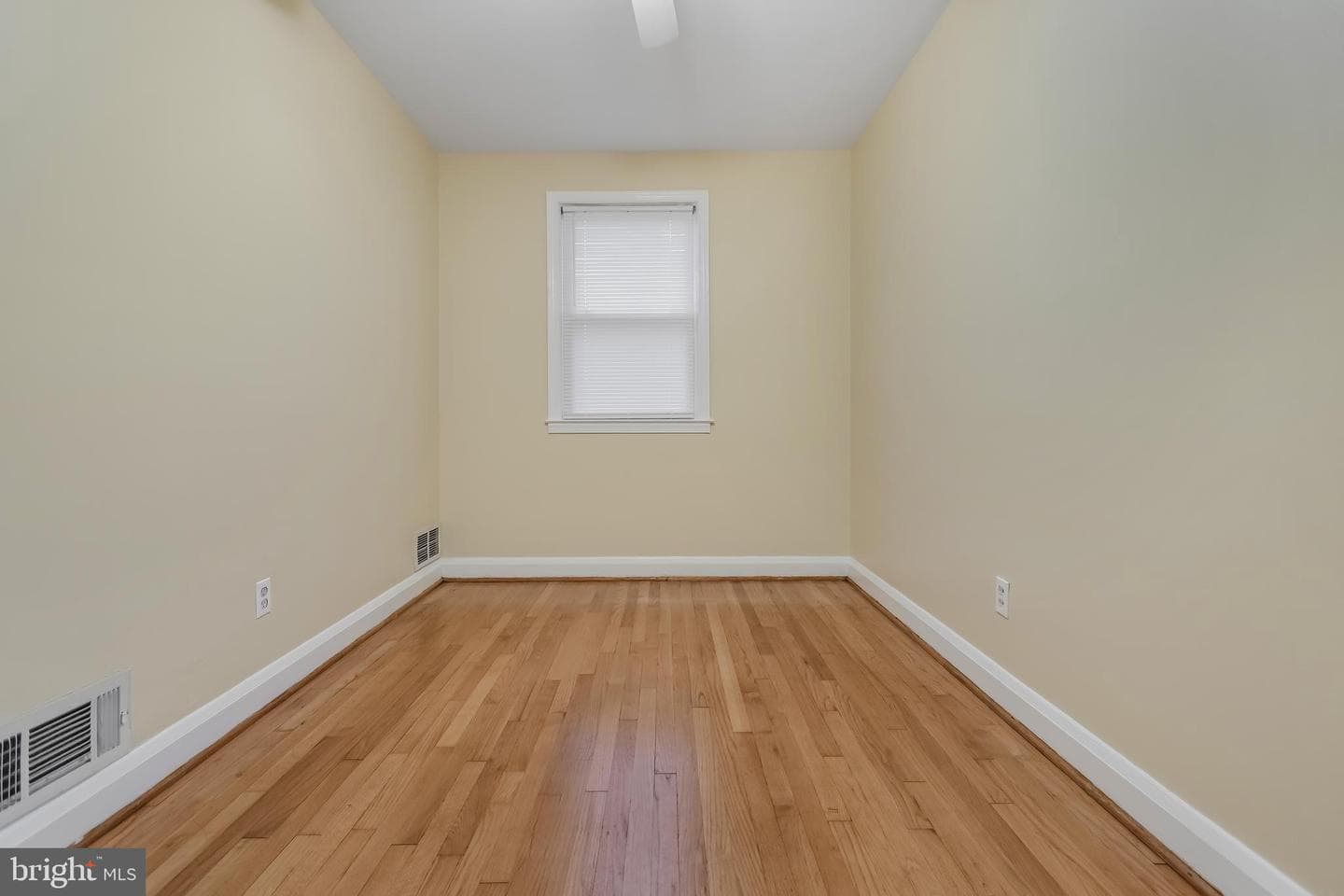 2210 Cloville Avenue NE photo 12