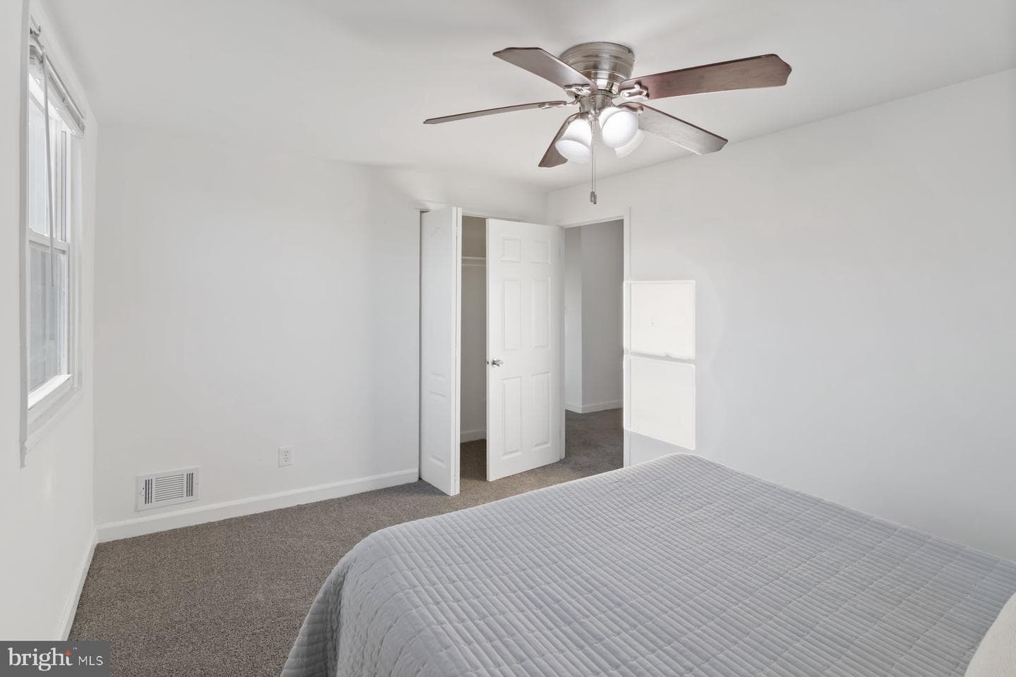 5900 Laclede Road photo 10
