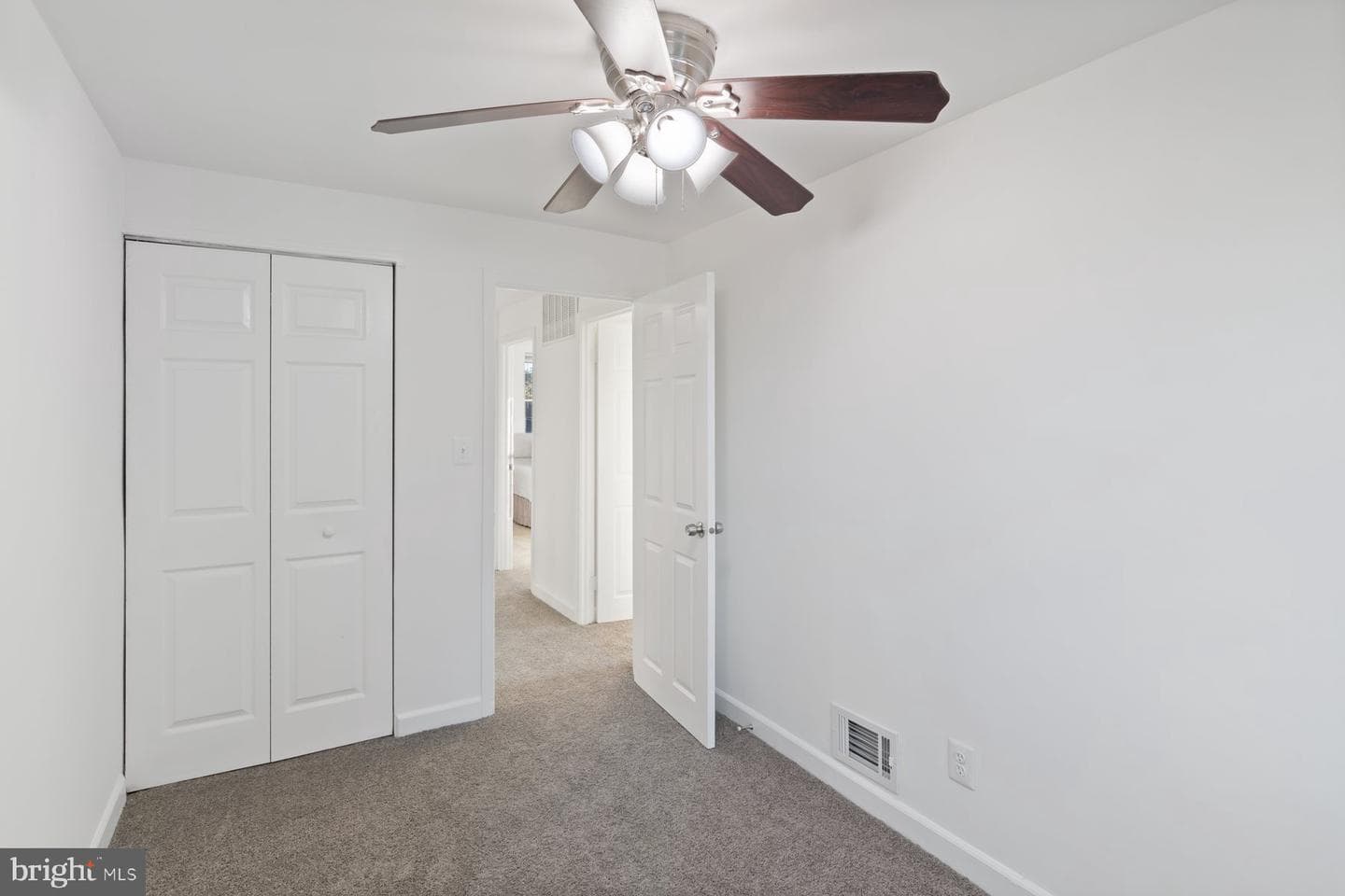 5900 Laclede Road photo 13