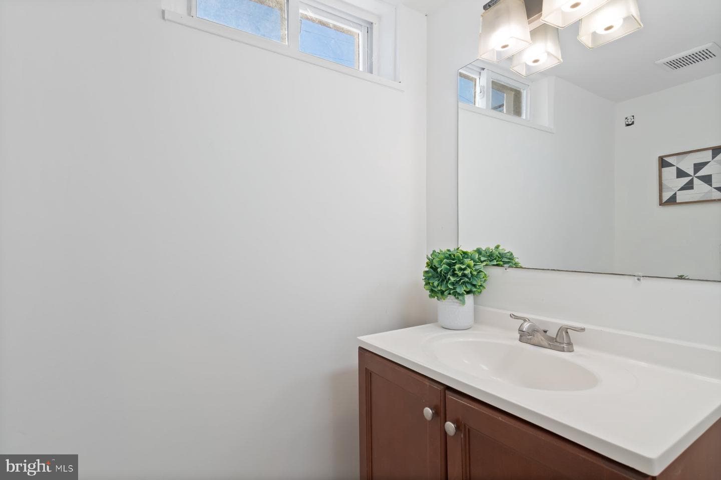 5900 Laclede Road photo 17
