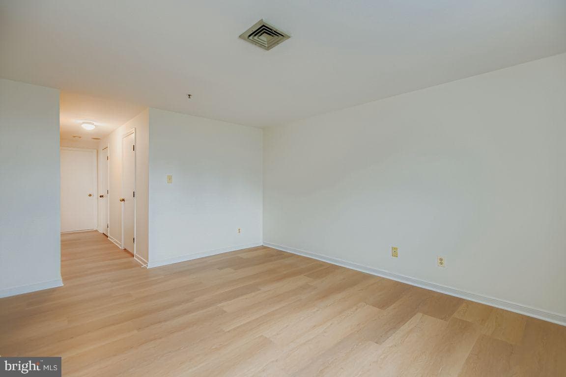 250 President Street #413 photo 28