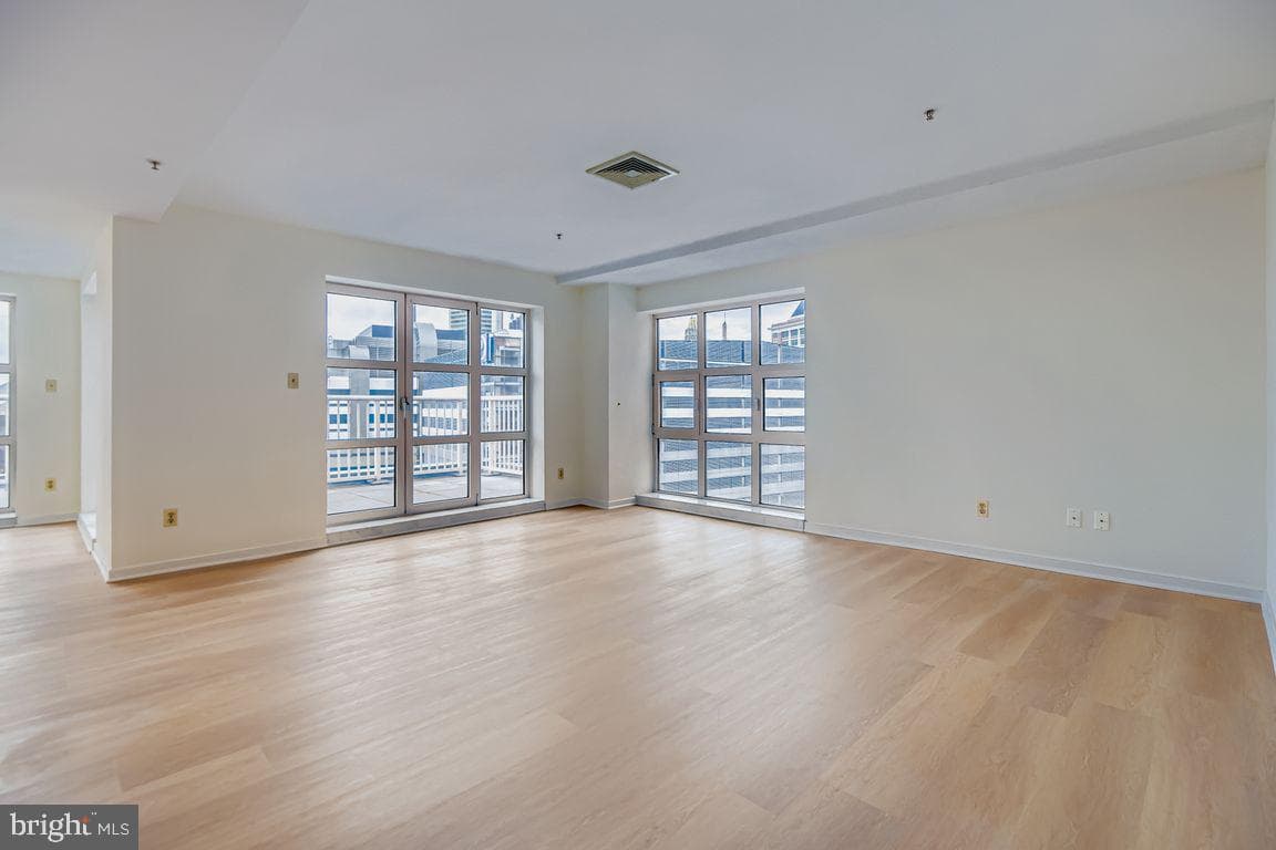 250 President Street #413 photo 5