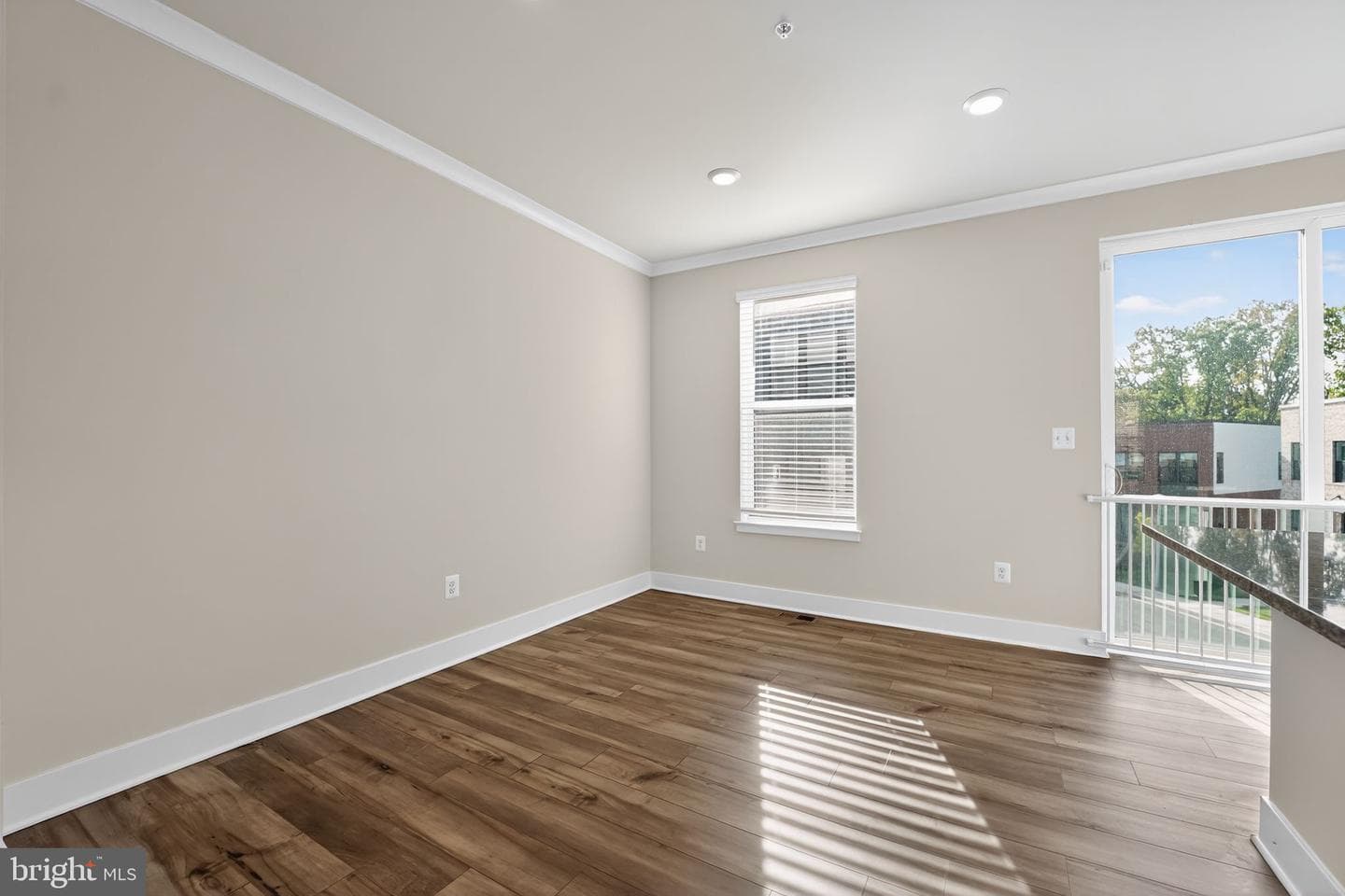 1511 Roland Heights Avenue photo 13