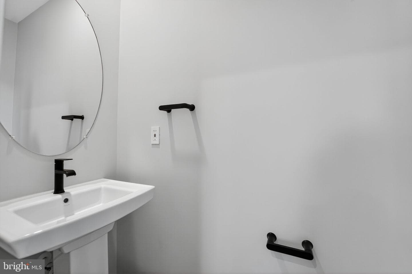 1511 Roland Heights Avenue photo 23