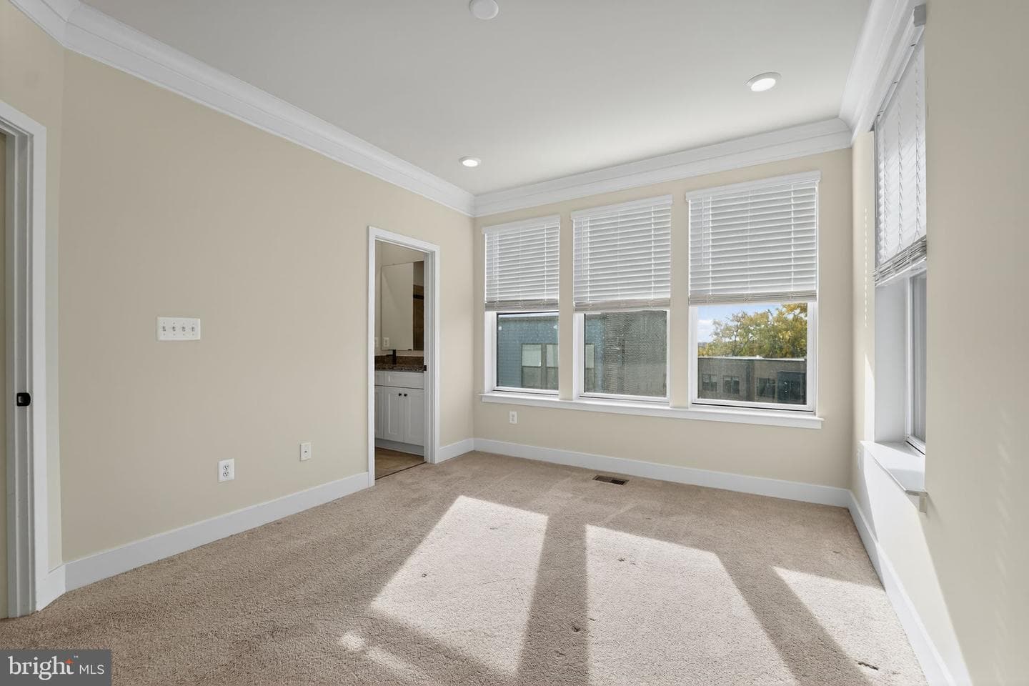 1511 Roland Heights Avenue photo 32
