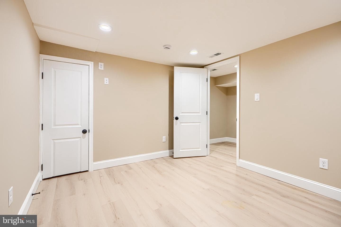 3000 Frisby Street photo 35