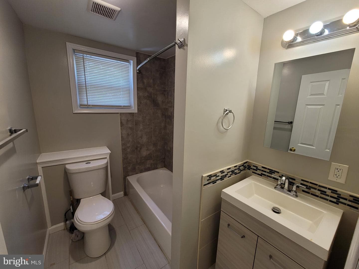 2511 Riggs Avenue photo 13