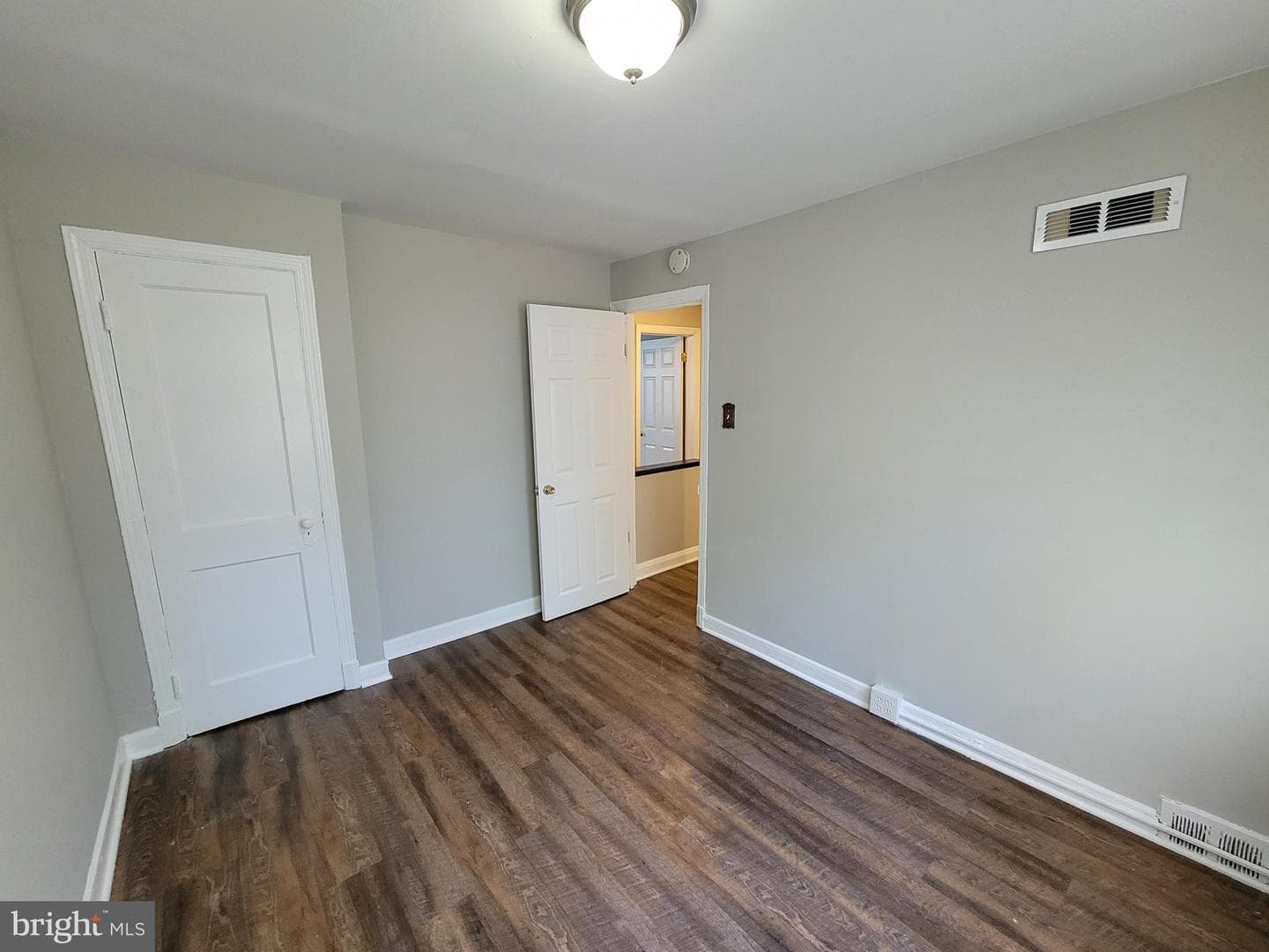 2511 Riggs Avenue photo 16