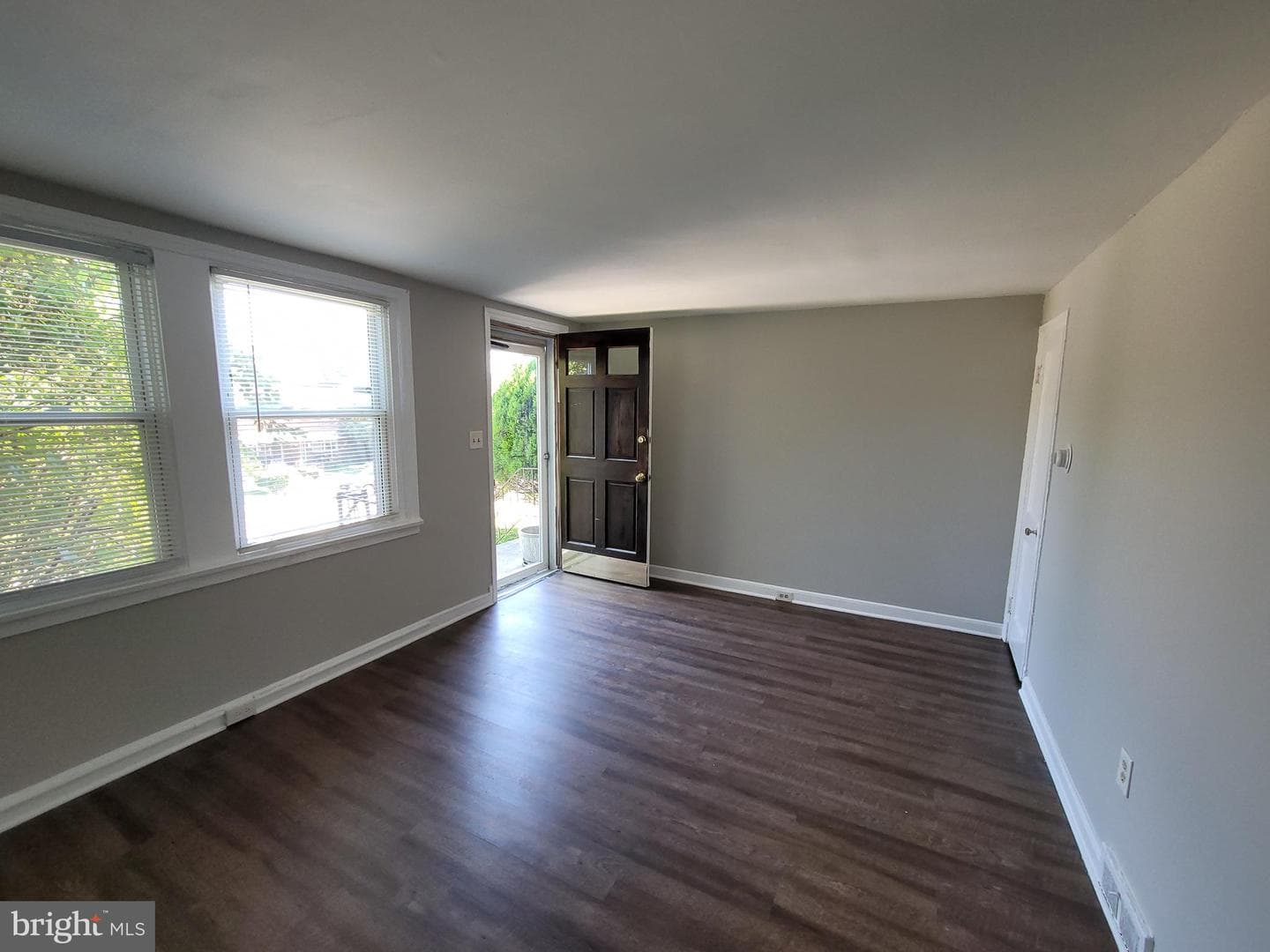 2511 Riggs Avenue photo 5