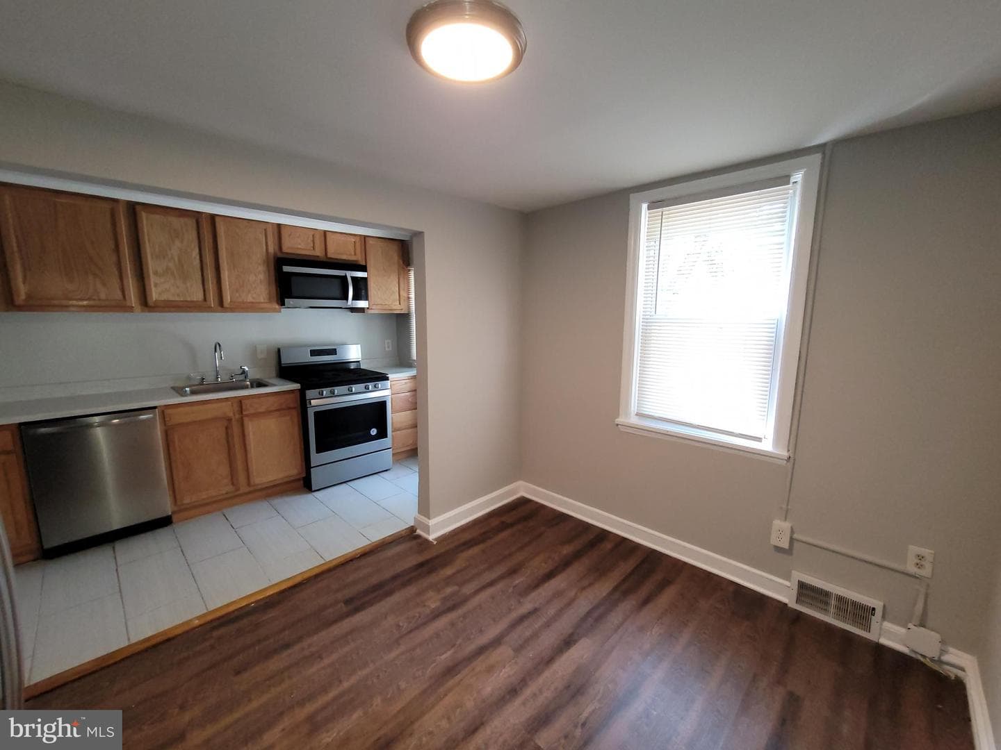 2511 Riggs Avenue photo 6
